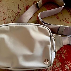 Lululemon Everywhere Belt Bag large 2L